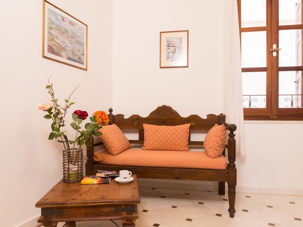 Xenon Apartments Chania  Bilik gambar